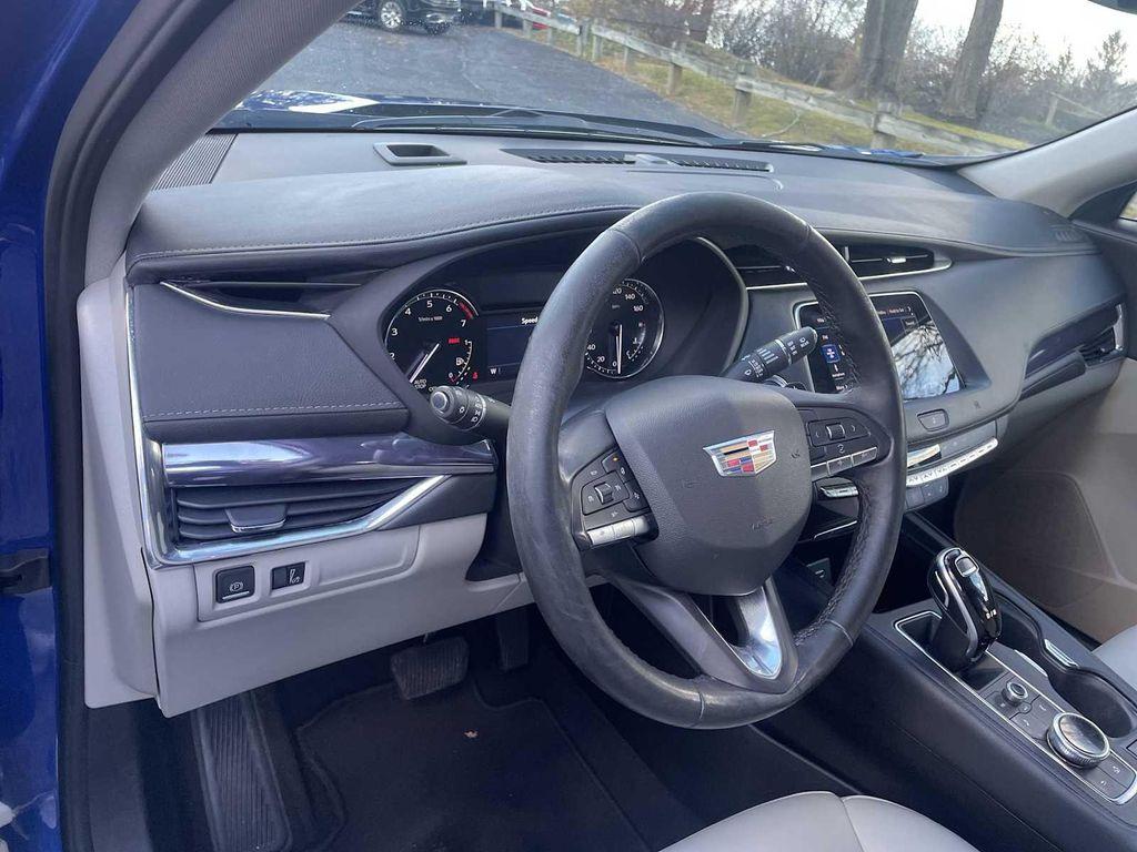 used 2021 Cadillac XT4 car, priced at $25,900