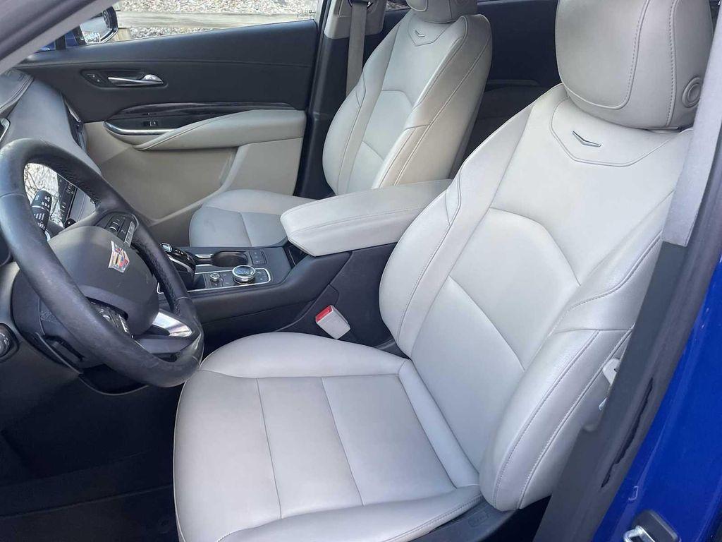used 2021 Cadillac XT4 car, priced at $25,900