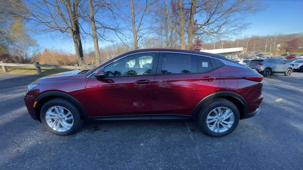 new 2025 Buick Envista car, priced at $27,775