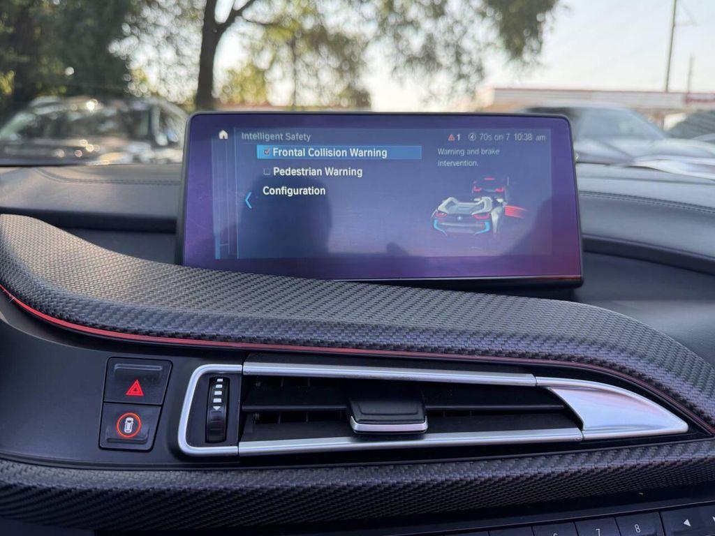 BMW i8 view 52