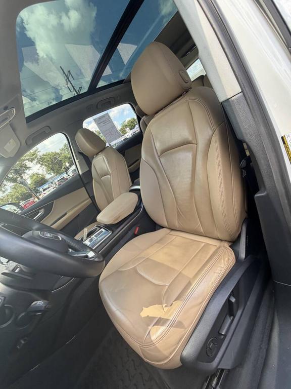 used 2023 Audi Q7 car, priced at $33,900