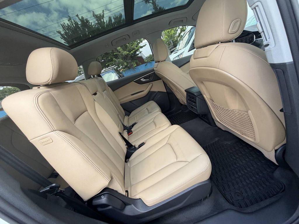 Audi Q7 view 22