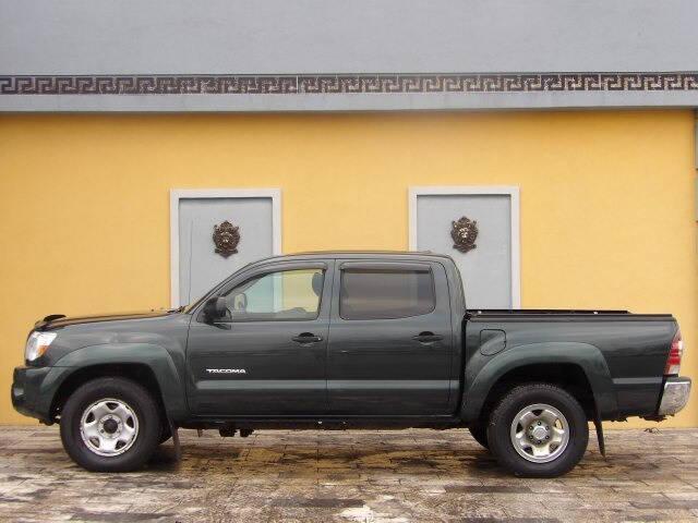 used 2009 Toyota Tacoma car, priced at $10,900