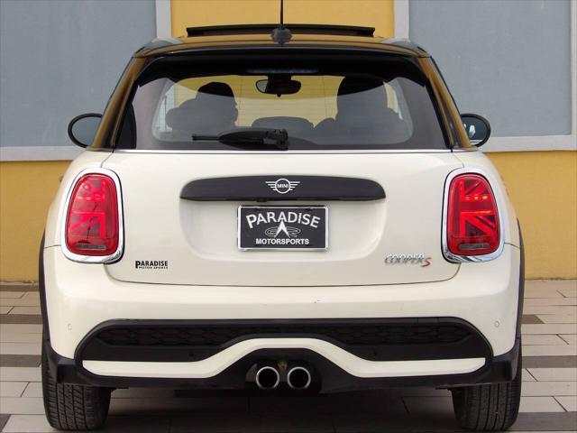 used 2022 MINI Hardtop car, priced at $18,400