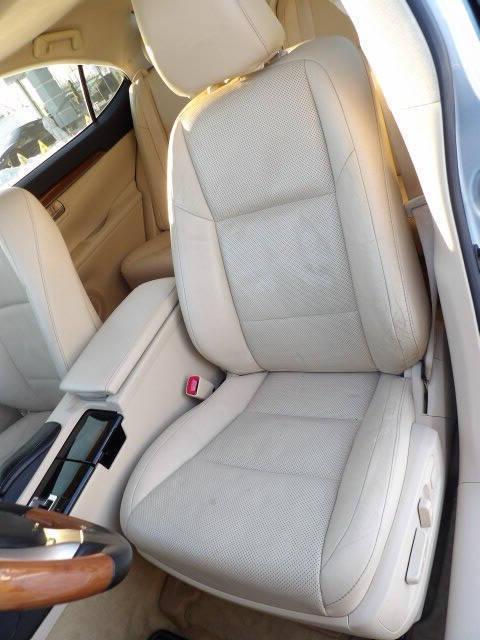 used 2013 Lexus ES 300h car, priced at $13,400