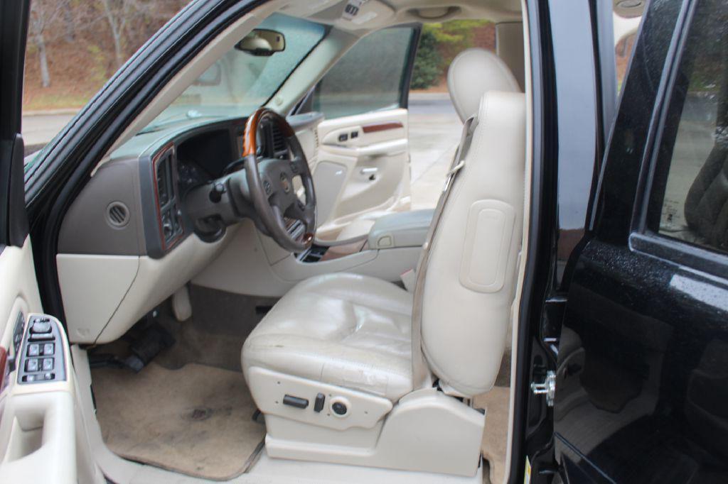 used 2006 Cadillac Escalade ESV car, priced at $6,990