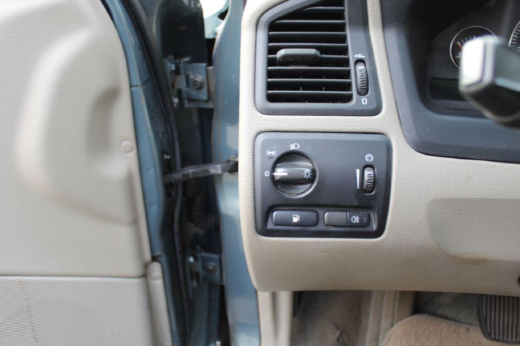 used 2004 Volvo S60 car, priced at $4,490