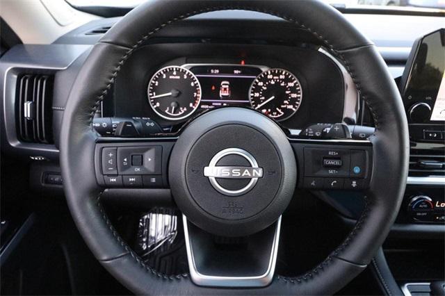 2024 Super Black Nissan Pathfinder