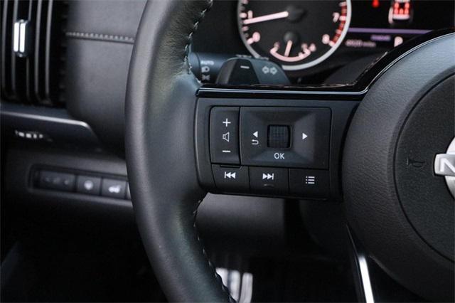 2024 Super Black Nissan Pathfinder