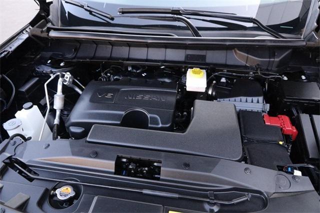 2024 Super Black Nissan Pathfinder