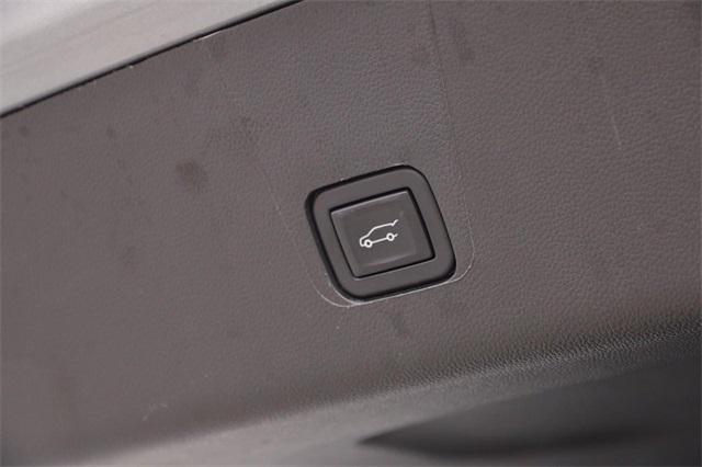 used 2023 Chevrolet Traverse car, priced at $25,900