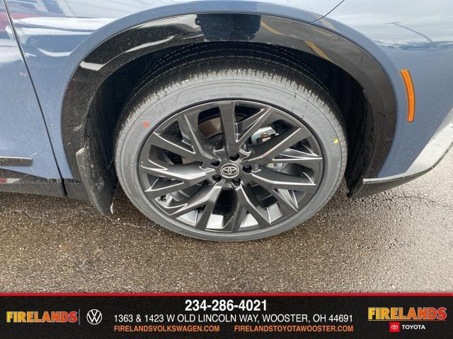 new 2025 Toyota Crown Signia car