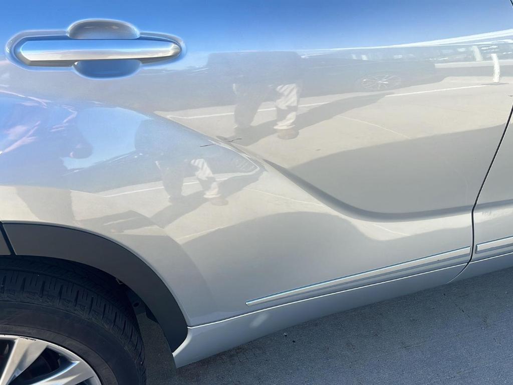 2021 Celestial Silver Metallic Toyota Highlander