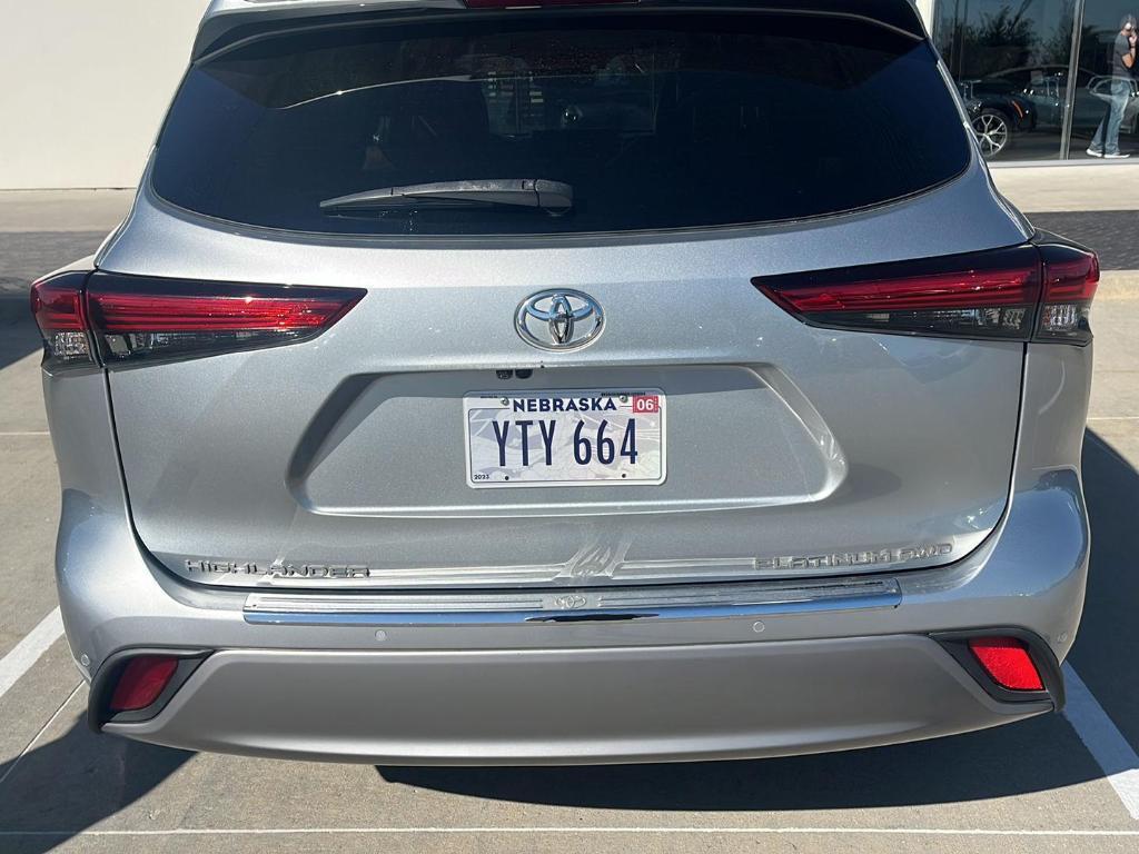 2021 Celestial Silver Metallic Toyota Highlander