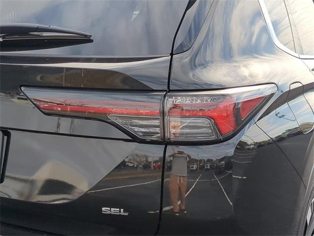 new 2025 Mitsubishi Outlander car, priced at $41,775