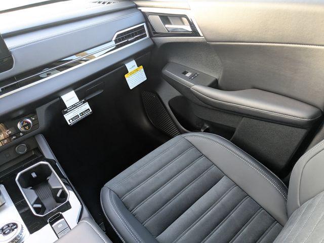 new 2025 Mitsubishi Outlander car, priced at $41,215