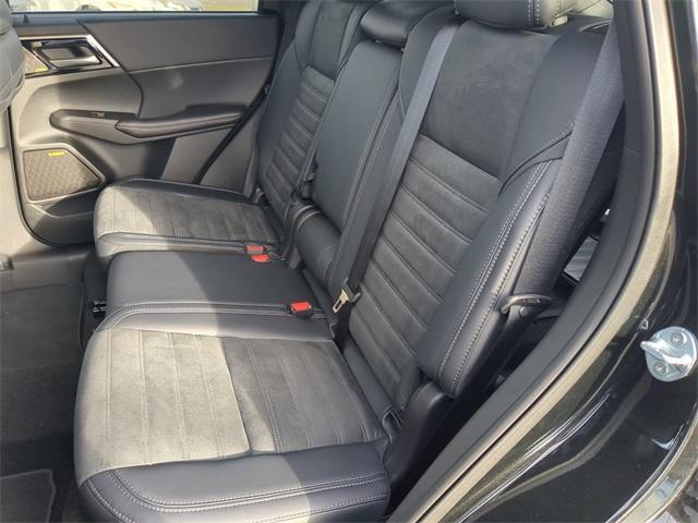 new 2025 Mitsubishi Outlander car, priced at $40,240