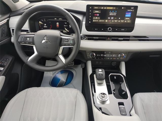 new 2025 Mitsubishi Outlander car, priced at $42,640