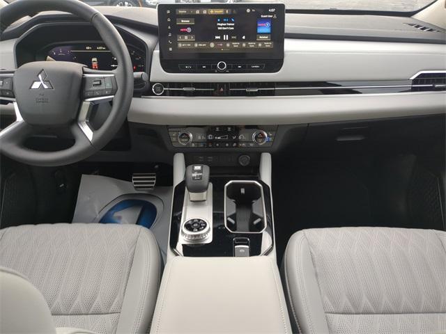 new 2025 Mitsubishi Outlander car, priced at $42,640