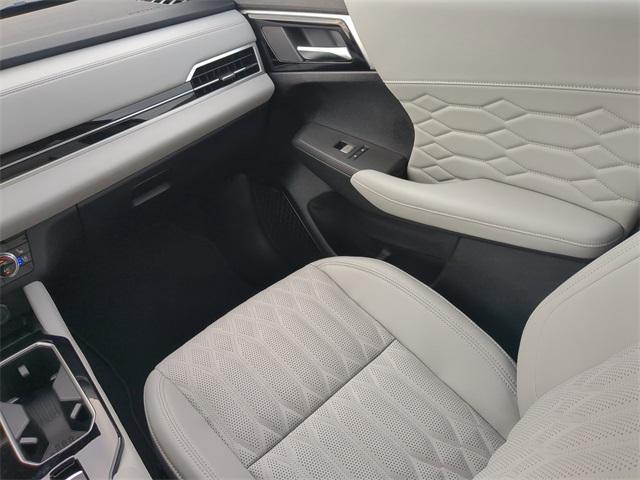 new 2025 Mitsubishi Outlander car, priced at $42,640