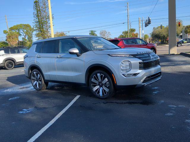new 2025 Mitsubishi Outlander car, priced at $39,445