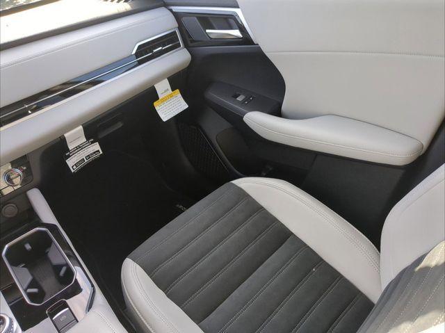 new 2025 Mitsubishi Outlander car, priced at $39,795