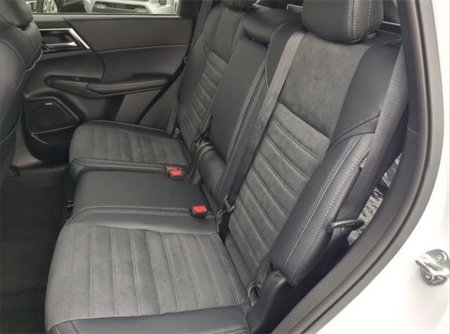 new 2025 Mitsubishi Outlander car, priced at $41,815