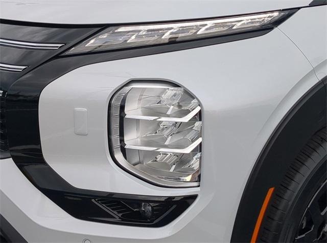 new 2025 Mitsubishi Outlander car, priced at $41,815