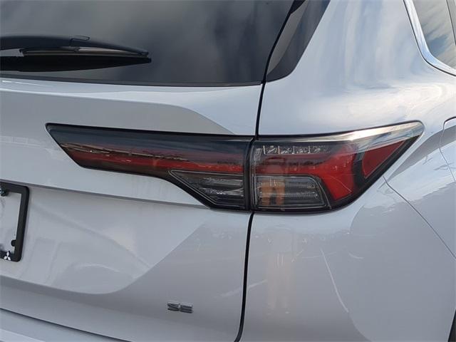 new 2025 Mitsubishi Outlander car, priced at $40,040