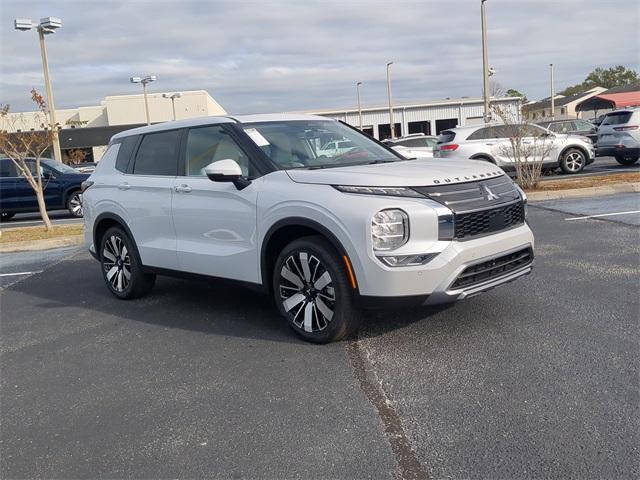 new 2025 Mitsubishi Outlander car, priced at $40,040