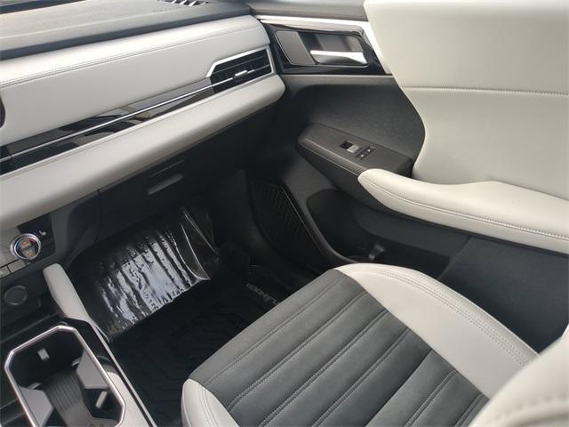 new 2025 Mitsubishi Outlander car, priced at $40,040