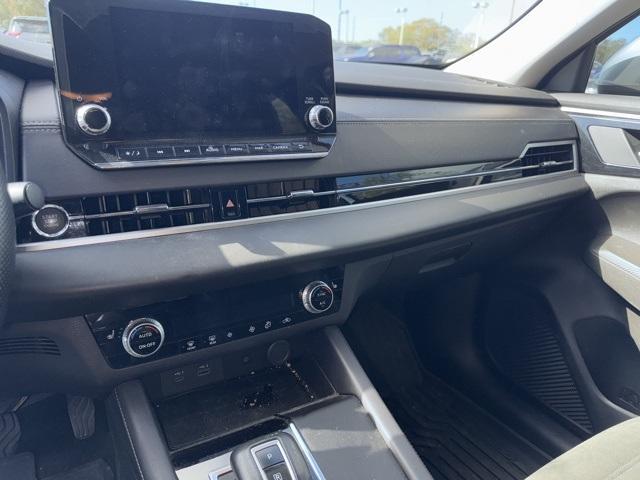 used 2024 Mitsubishi Outlander car, priced at $17,117