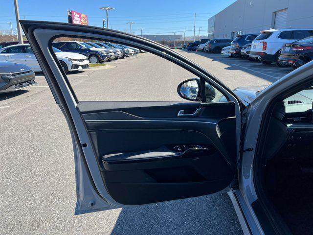 new 2026 Kia K5 car, priced at $30,220