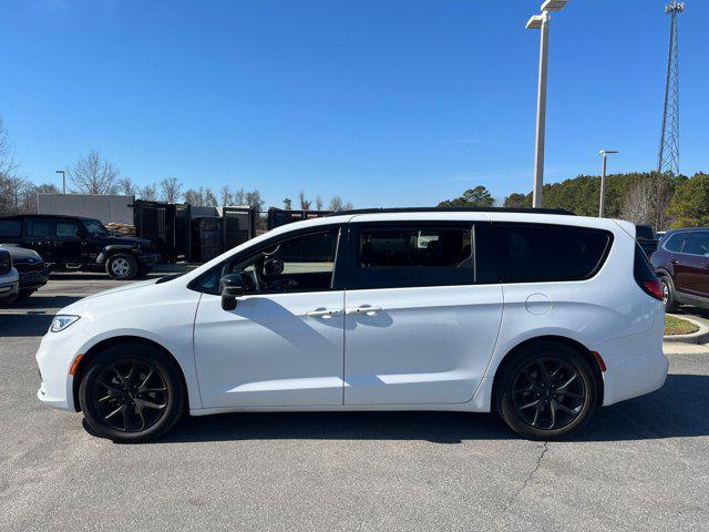 used 2025 Chrysler Pacifica car, priced at $34,390