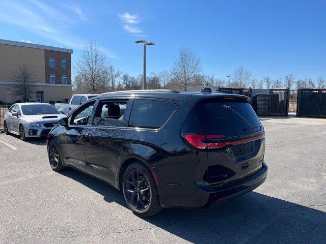 used 2025 Chrysler Pacifica car, priced at $34,433
