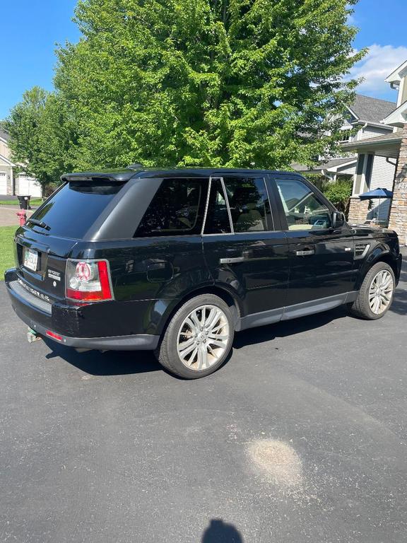 Land Rover Range Rover Sport view 3