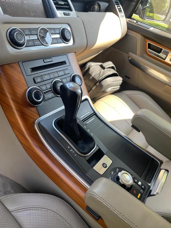 Land Rover Range Rover Sport view 9