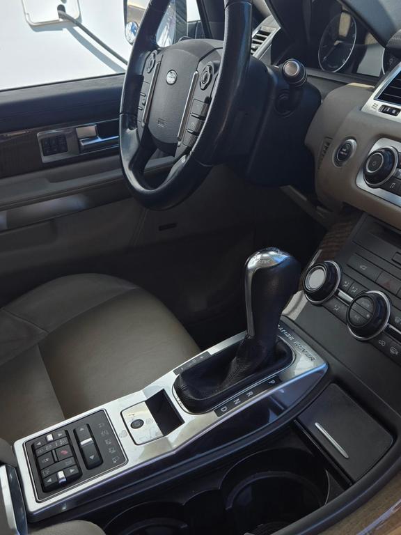 Land Rover Range Rover Sport view 13
