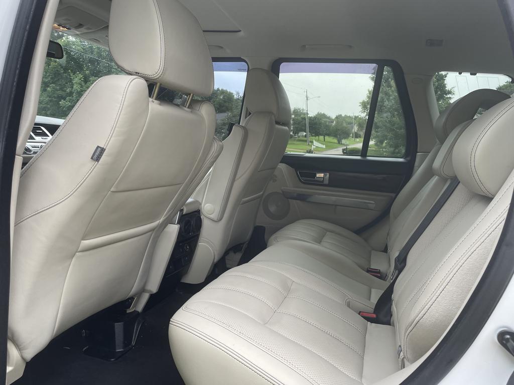 Land Rover Range Rover Sport view 3