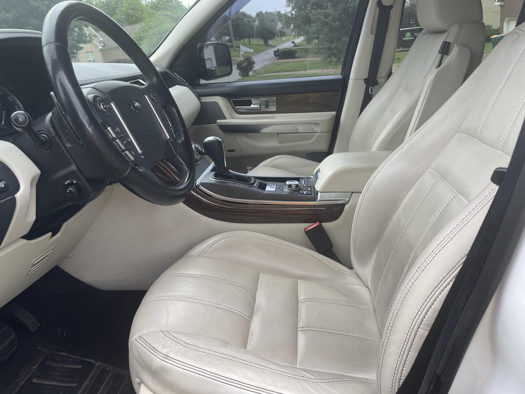 Land Rover Range Rover Sport view 4