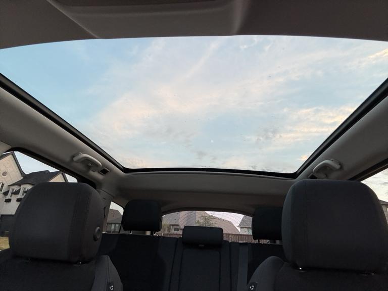 Land Rover Discovery Sport view 18