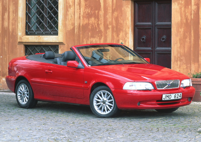 New 2002 Volvo C70