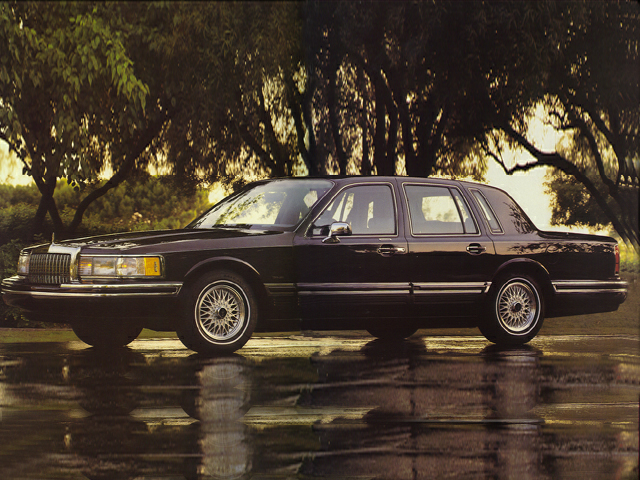 New 1993 Lincoln Town Car