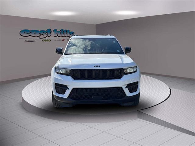 used 2023 Jeep Grand Cherokee car, priced at $27,450