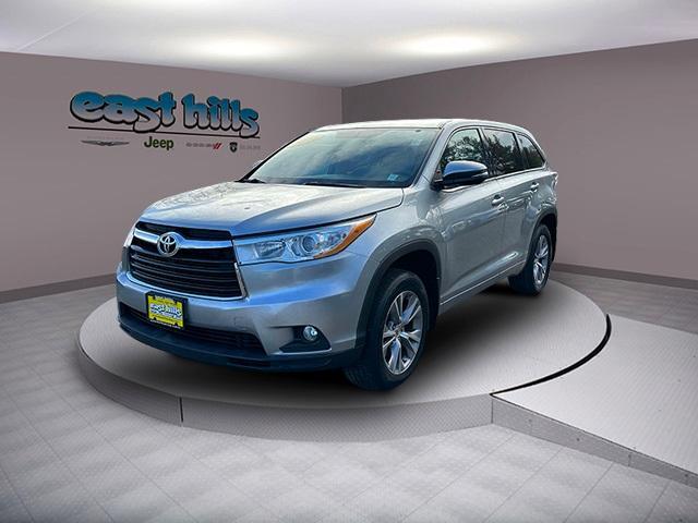 used 2014 Toyota Highlander car, priced at $19,153