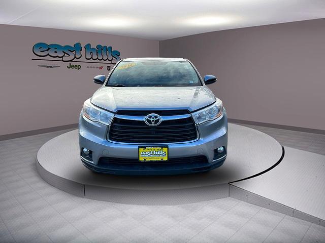 used 2014 Toyota Highlander car, priced at $19,153