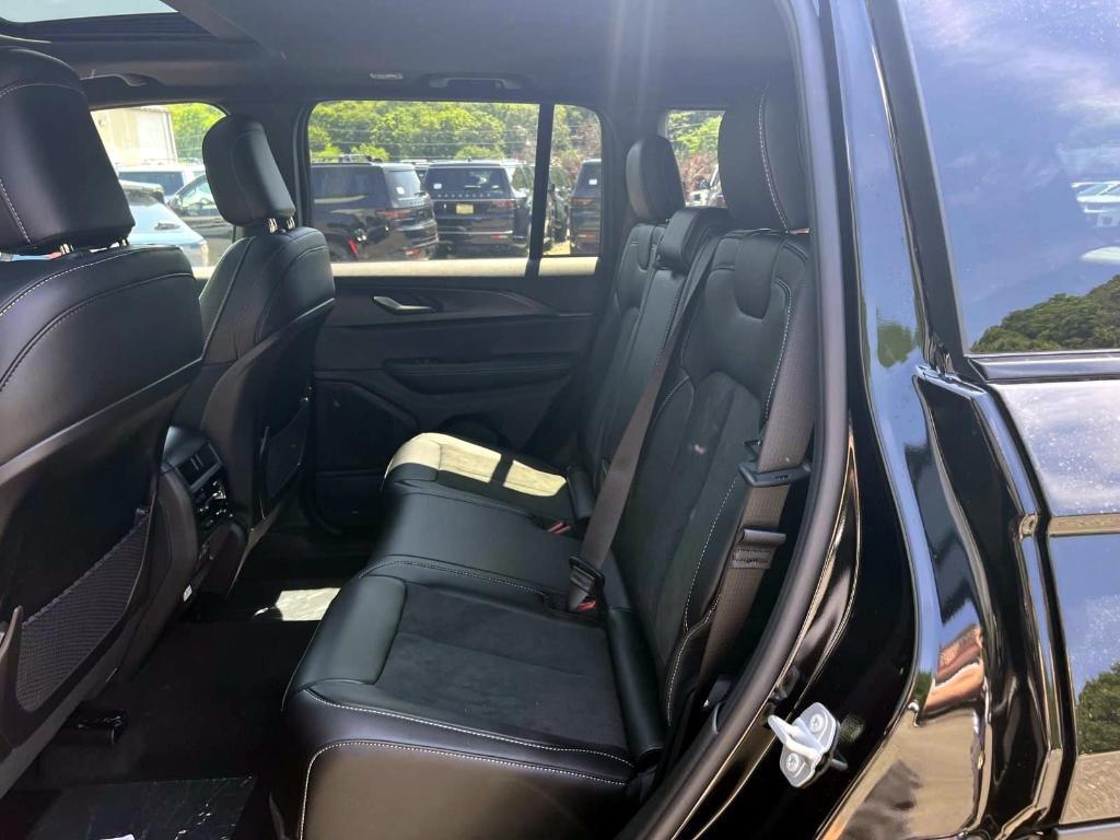 new 2025 Jeep Grand Cherokee car, priced at $48,375