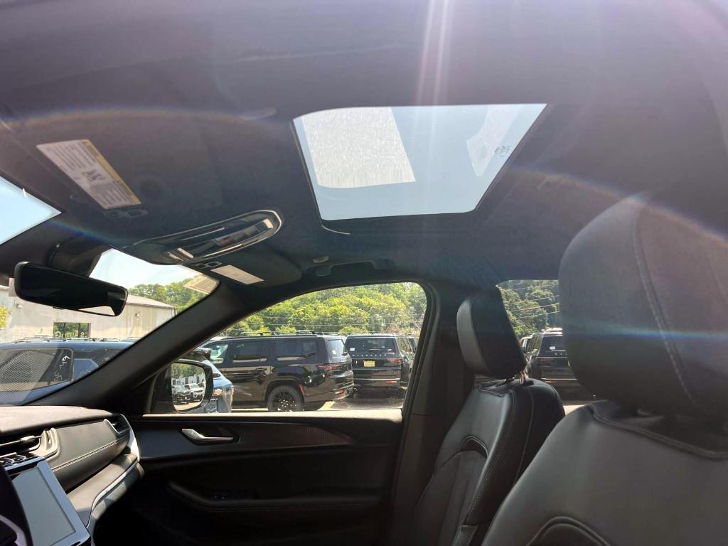 new 2025 Jeep Grand Cherokee car, priced at $48,375