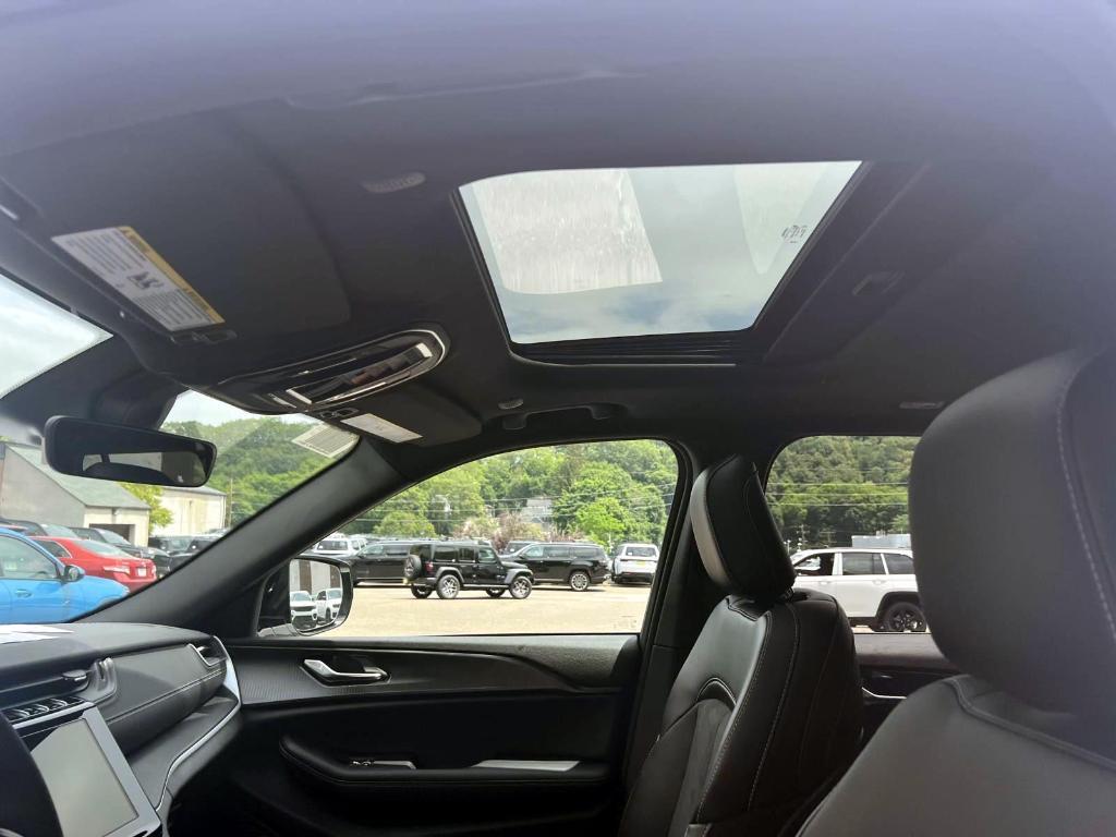 new 2025 Jeep Grand Cherokee car, priced at $47,780