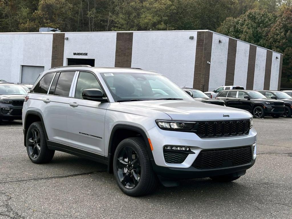 new 2025 Jeep Grand Cherokee car, priced at $53,160